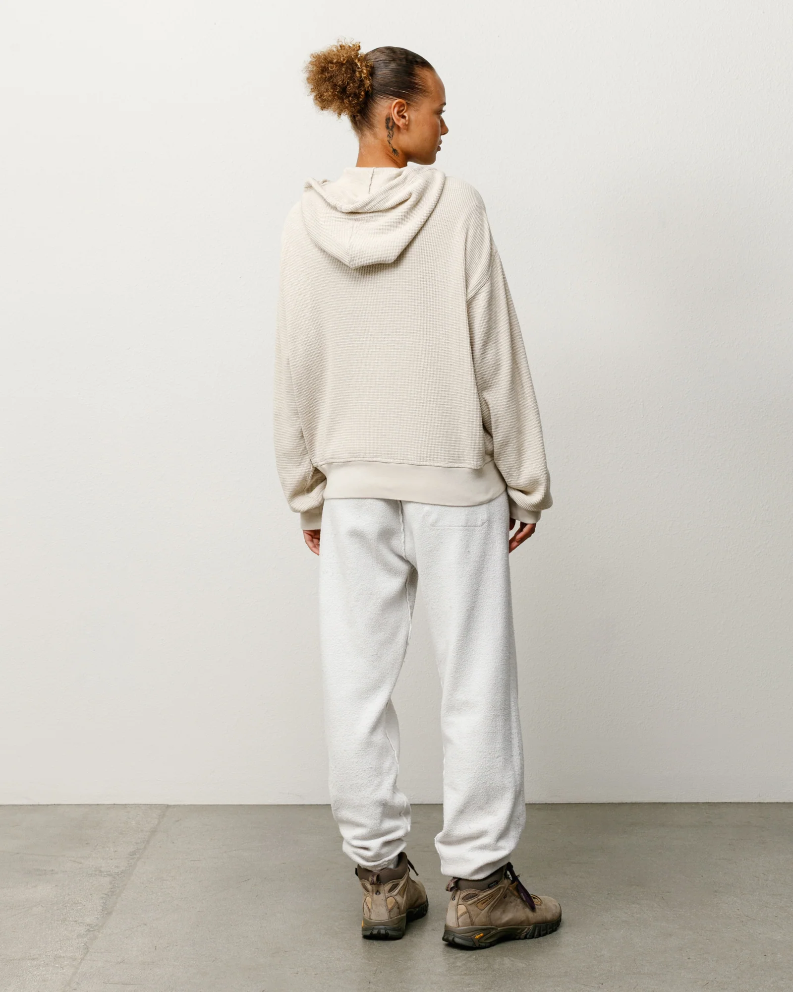 LIGHTWEIGHT THERMAL HOODIE - Image 2