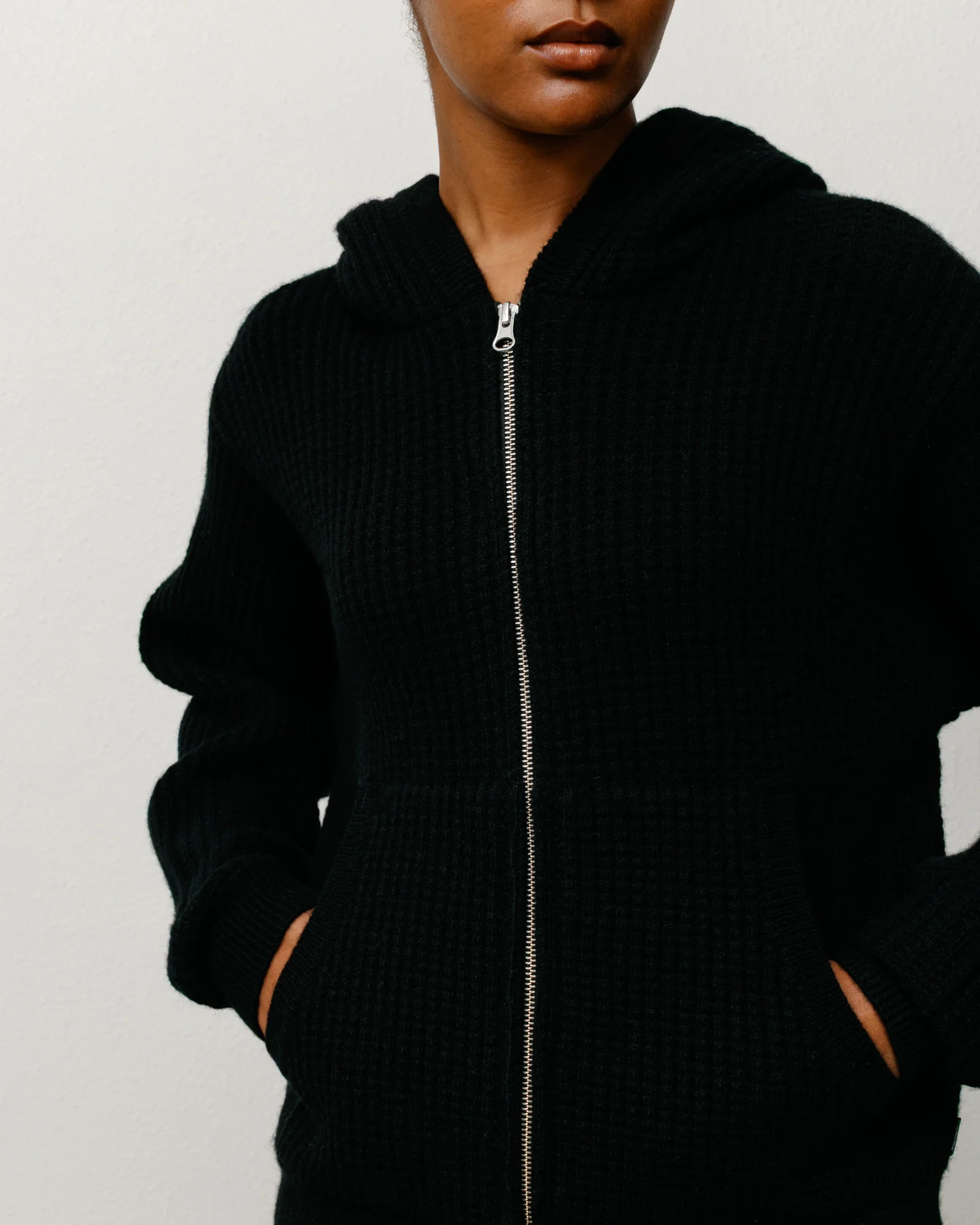 WAFFLE CASHMERE ZIP HOOD SWEATER - Image 2