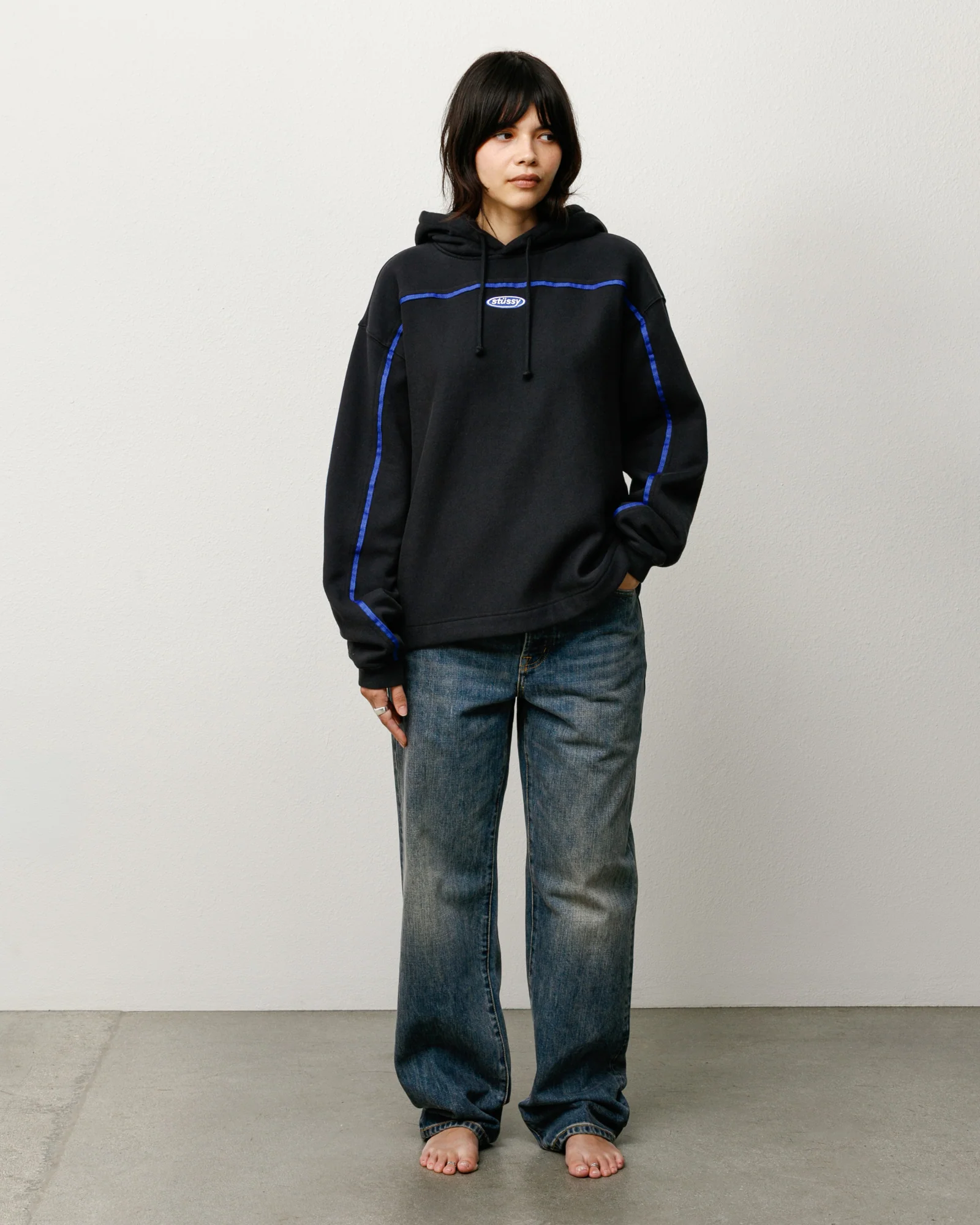 OVAL PULLOVER HOODIE - Image 4